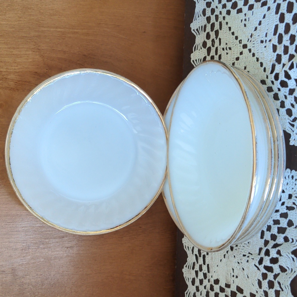 Vintage Anchor Hocking Fire King Golden Shell Pattern Bowls 7.5" Set of 5